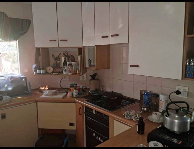 6 BEDROOM FREEHOLD FOR SALE IN SUIDEROORD
